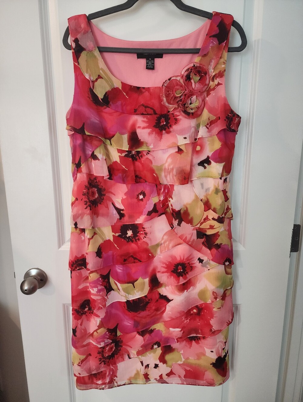R&M Richards Pink Floral Layered Ruffle Dress. Size 16. Beautiful Dress!